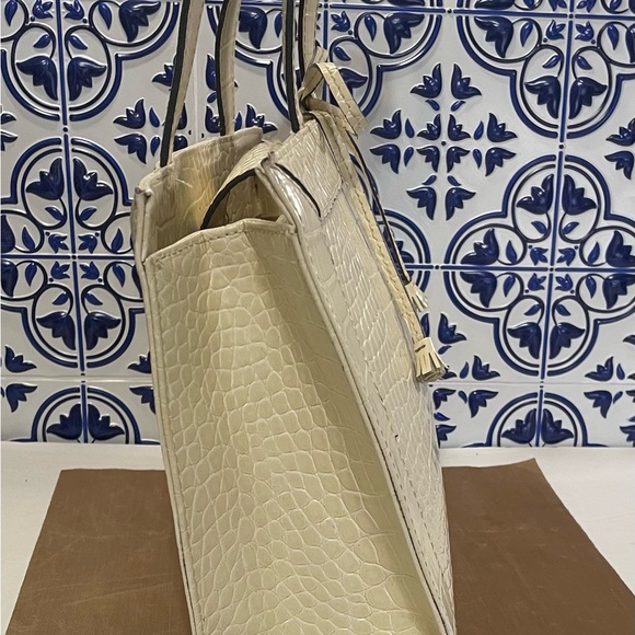 LIZ Claiborne, satchel hand bag FAUX ALLIGATOR LARGE CREAM short handles - Picture 8 of 16